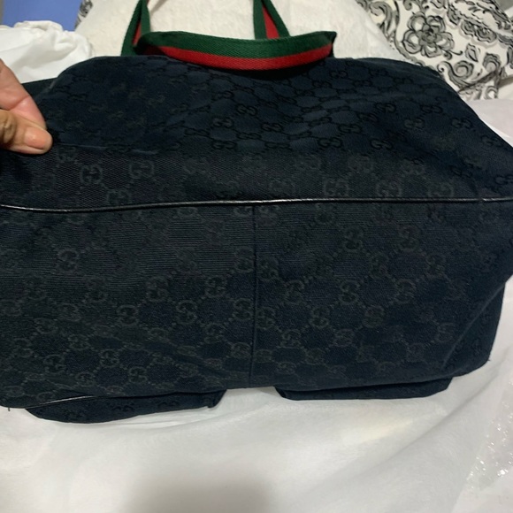 Authentic Gucci tote purse. Price is firm - Picture 4 of 6